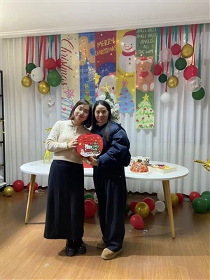 Святкове святкування Різдва та запуск нового продукту в Blossom Home